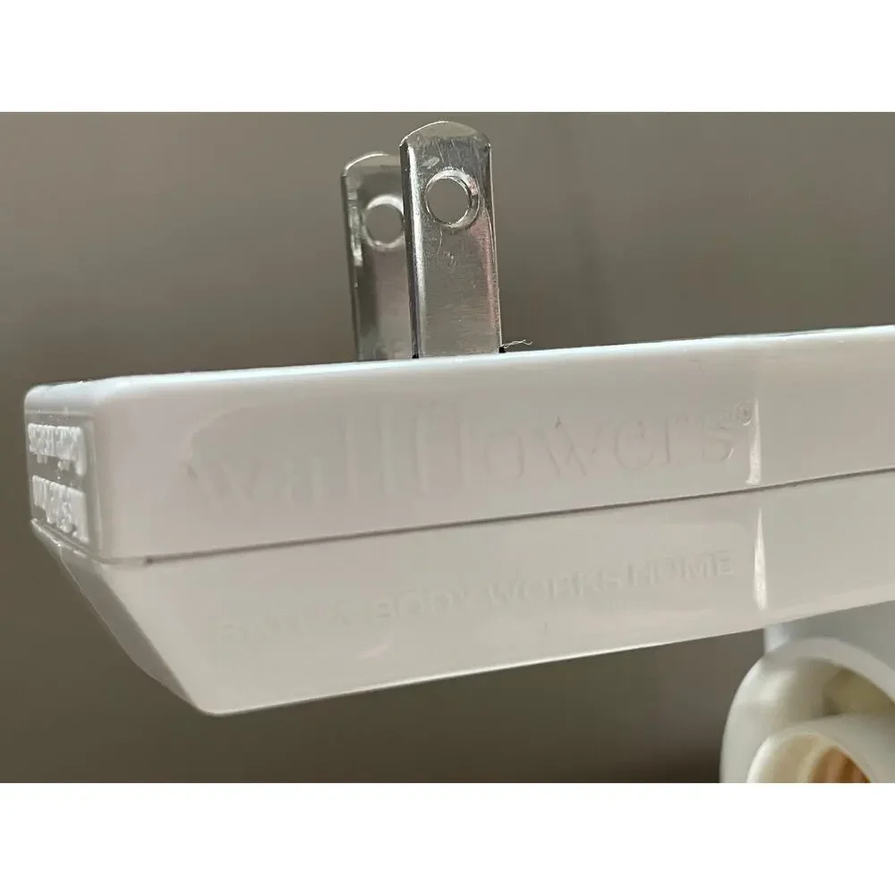 Bath & Body Works "Stay Cozy" Embroidery Hoop Wallflowers Plug-In - Picture 6 of 7